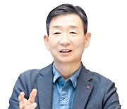 [단독] 황현식 "LG유플, 내년 생성AI 출시…AI투자 늘린다"