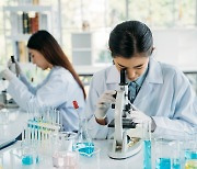 Korean female scientists struggle with highest gender barrier in world