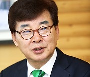 ‘계좌번호 청첩장’ 1300장 뿌린 장흥군수, 무혐의 처분