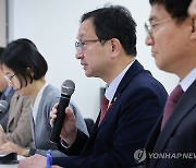 인사말 하는 정승윤 국민권익위 부위원장