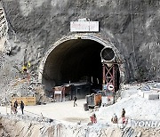 INDIA TUNNEL COLLAPSE