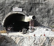 INDIA TUNNEL COLLAPSE