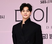 '스위트홈2' 송강 "붕 뜨지 않으려 노력, 현장에서 장난기 억눌렀다"