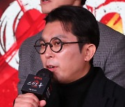 '스위트홈' 이응복 감독 "시즌2·3 제작할 줄 몰라…시즌1 부족함 보완"