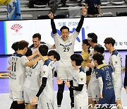 [포토] 우리카드 '1위 탈환'