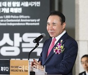 [포토]축사하는 윤홍근 김상옥 의사 기념사업회 회장