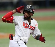 ‘KBO 폭격 MVP’가 한국에 돌아온다? 관찰과 관망 사이, 어떤 결론 나올까