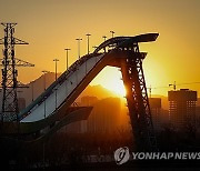 CHINA SNOWBOARDING