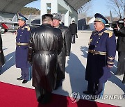 김정은 딸 주애와 악수하는 김광혁 공군사령관