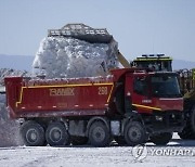 ‘자원 무기화’ 가속페달 밟는 中, 또 하나 꺼내든 카드는