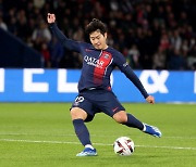 이강인의 리그1 데뷔골…PSG 11월의 골로 선정