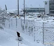 독일 뮌헨 폭설로 항공 760편 무더기 결항…연말 여행객 '대혼란'