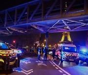 파리 에펠탑 인근서 “신은 위대하다” 흉기난동…독일 여행객 1명 사망