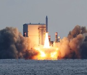 군, 고체연료 발사체 시험 성공…우주 정찰 능력 강화