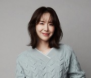 윤정희, SM 주식 48억치 보유했나…소속사 "배우 사생활"