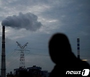[포토] 매연 뿜어내는 중국 화력발전소