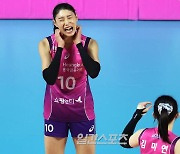 [포토]김연경, 서브 실패에 아쉬워