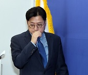 홍익표 "대선 약속 다 지켜야 하나"…선거제 공약 파기 시사