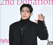 [MD포토] ACE 준희, '무대 메이크업 완성'