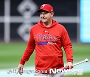 WS 준우승-NLCS 진출..지도력 인정받은 톰슨 감독, PHI와 계약 연장