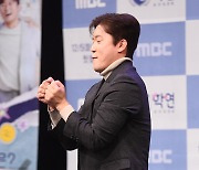 [TD포토] 김대호 '예능인 다됐네'