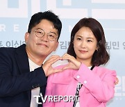 김지민♥김준호, '결혼' 원해...식 못 올리는 이유는 가족 때문?