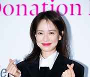 [T포토] 송지효 '이렇게 예쁜 교도관 처음이야'