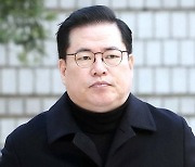 유동규 탄 차, 대형트럭이 들이받아…"180도 회전후 분리대 충돌"