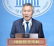 손학규 "사당화된 민주당, 사법리스크에 묶여 아무것도 못해"