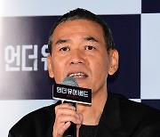 [포토] 영화 ‘언더 유어 베드’의 사부 감독