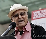 Obit Norman Lear