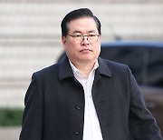 유동규 교통사고로 '대장동 재판' 열흘 뒤로 미뤄져