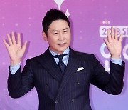 [단독]신동엽, 7년 연속 'SBS 연기대상' MC..방송 3사 역대 최장