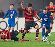 (SP)CHINA-WUHAN-FOOTBALL-AFC CHAMPIONS LEAGUE-WUHAN THREE TOWNS FC VS POHANG STEELERS (CN)