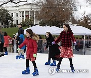 USA FIRST LADY WHITE HOUSE TOYS FOR TOTS CHARITY