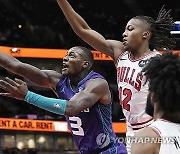 APTOPIX Hornets Bulls Basketball