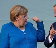 유럽의 메르켈 사랑 “이젠 EU위해 일해주오”
