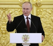 푸틴, 내년 대통령 선거 출마 공식 선언..."2030년까지 집권 노린다"