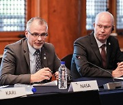 발언하는 짐 프리 NASA 우주탐사시스템본부장
