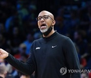 [NBA] '총체적 난국' 디트로이트, 감독도 자포자기