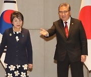 민주당 “위안부 판결에 일본의 뻔뻔한 ‘무대응’···윤석열 정부 굴종외교 때문”