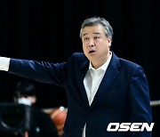 임근배 감독, '더 달아나야해' [사진]