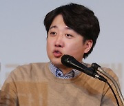 이준석 “결심 서면 27일 탈당 선언”…창당엔 한달 걸릴 듯