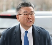 ‘전현희 표적 감사’ 유병호 15시간 소환조사···공수처, 감사원장도 부르나