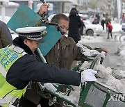 CHINA-HENAN-ZHENGZHOU-SNOW (CN)