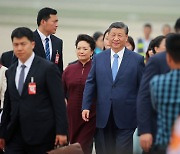 6년 만에 베트남 방문한 시진핑 "중-베트남 운명공동체 구축할 것"(상보)