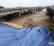 '오송 참사' 미호천교 공사 현장소장 구속…기술인·공사팀장 2명은 기각