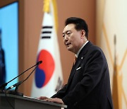 尹 "네덜란드와 경제협력 지평 확장해 나갈 것"