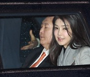 尹대통령, 네덜란드 도착…“‘반도체 동맹’ 관계 격상”