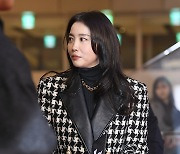 오윤아 ‘하의실종 패션’